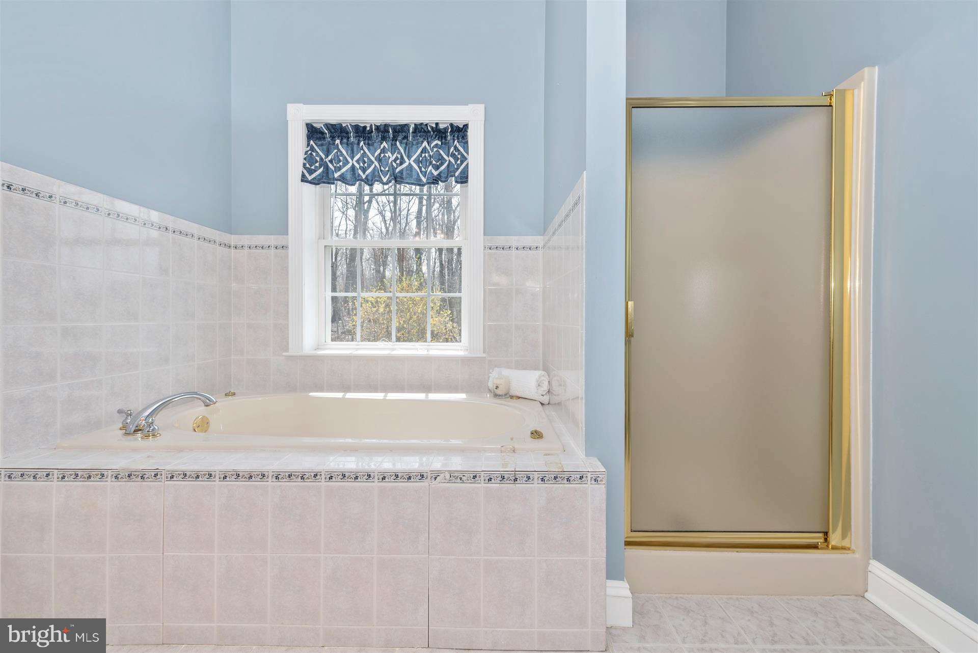 6445 New London Road New Market, MD 21774 - Photo 20 of 30 Ceramic Master Bath