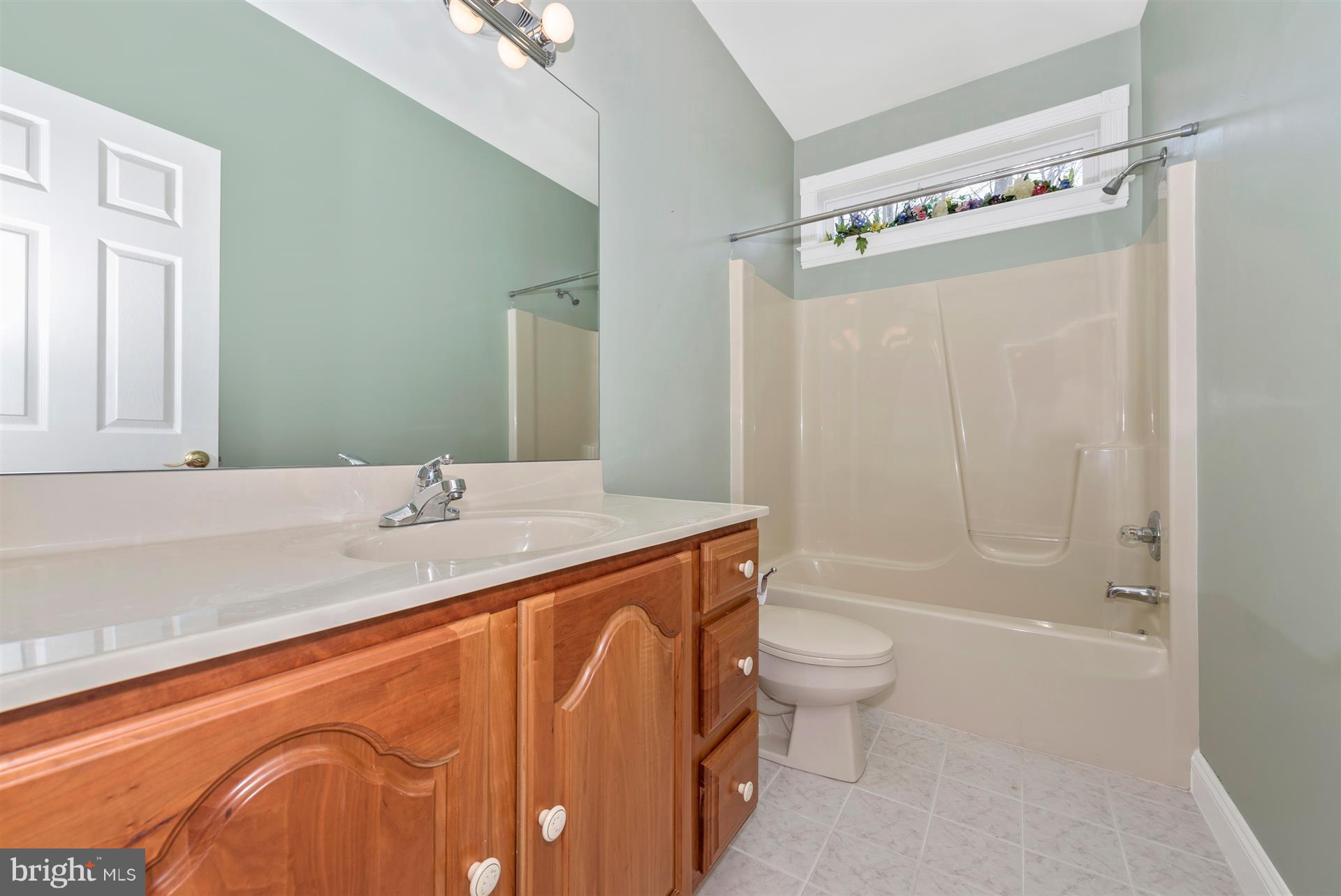6445 New London Road New Market, MD 21774 - Photo 23 of 30 Main Level Hall Bath