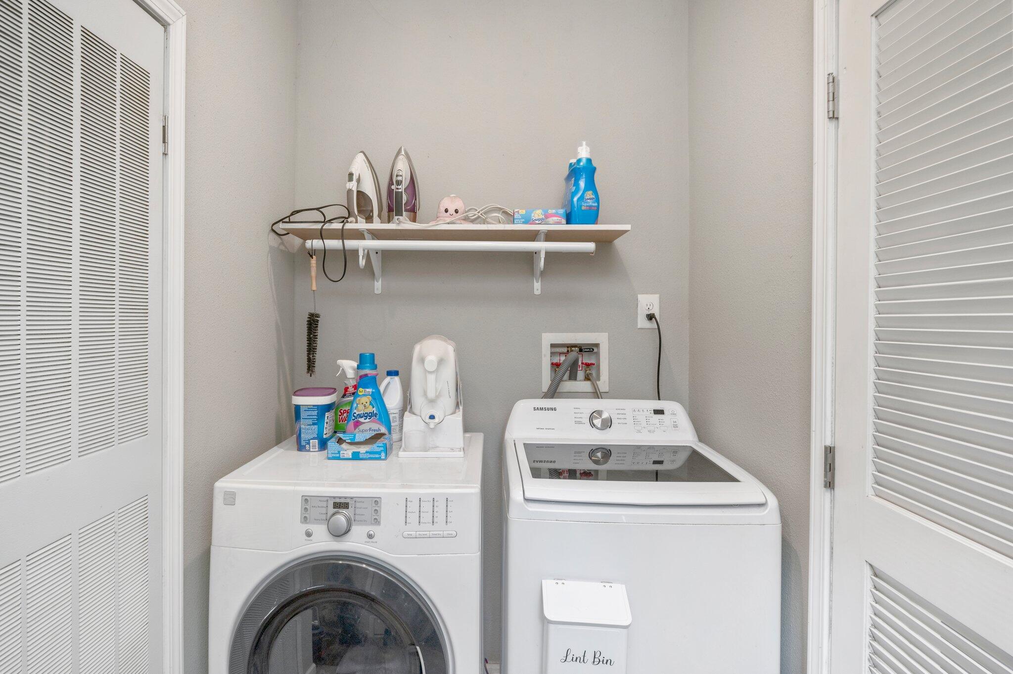 5979 Old River Road Baker, FL 32531 - Photo 33 of 46 a utility room with dryer and washer