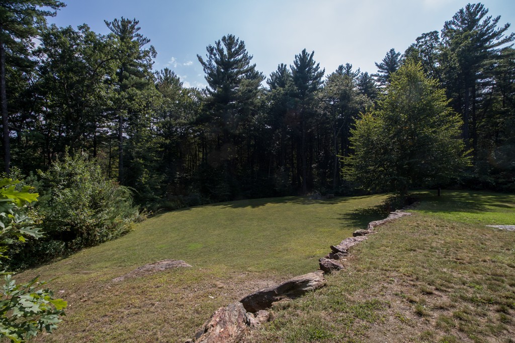139 Green Road Bolton, MA 01740 - Photo 4 of 20