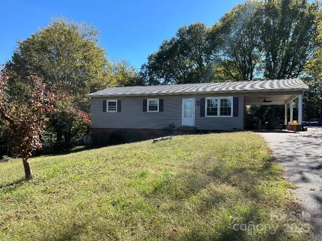 $212,500 | 1115 Sandhurst Drive, Unit 9, Newton, NC 28658