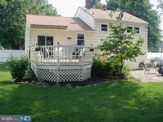 1032 Riviera Road Warminster, PA 18974 - Photo 2 of 6
