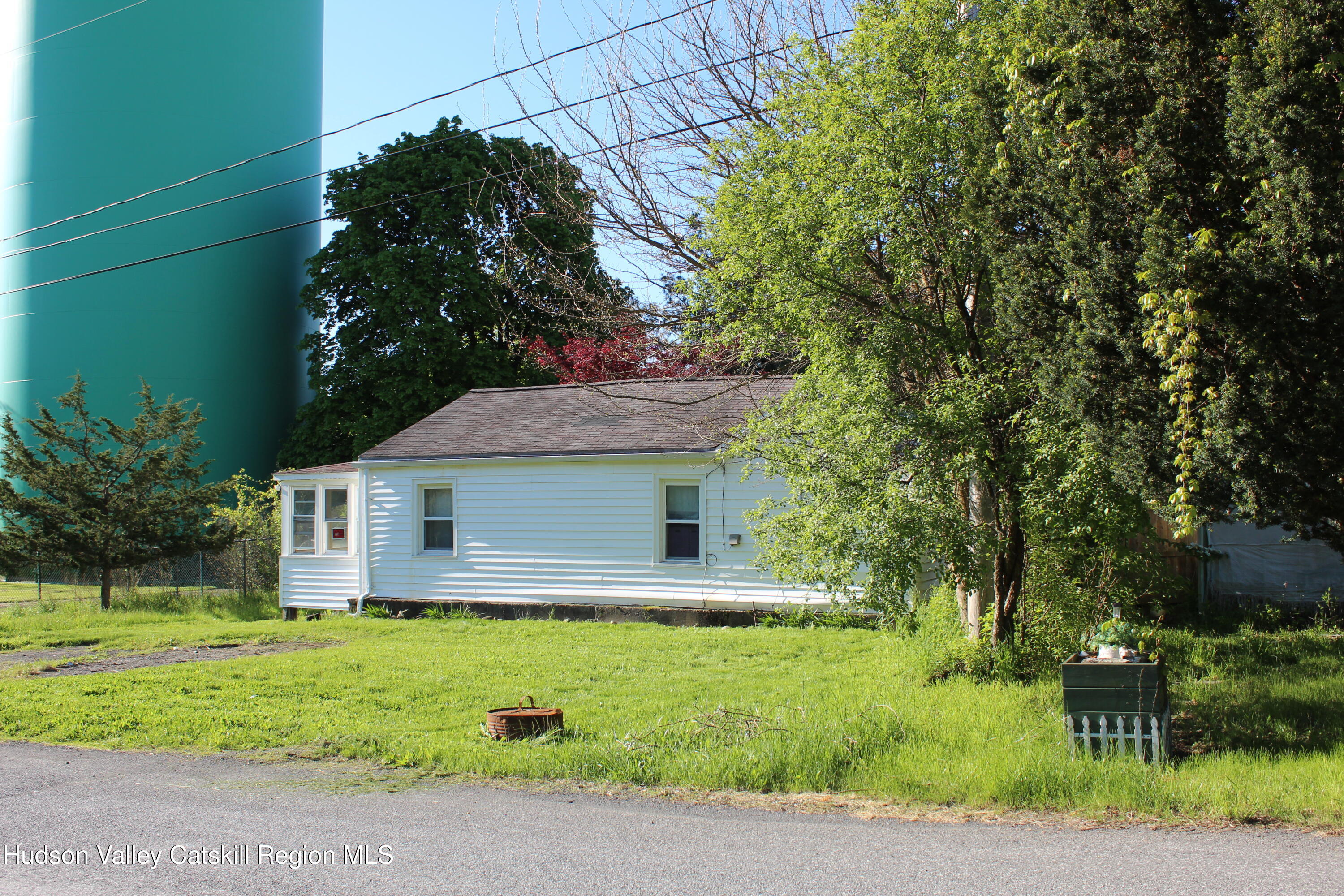 10 Ravish Road Hudson, NY 12534 - Photo 2 of 17 IMG_1091