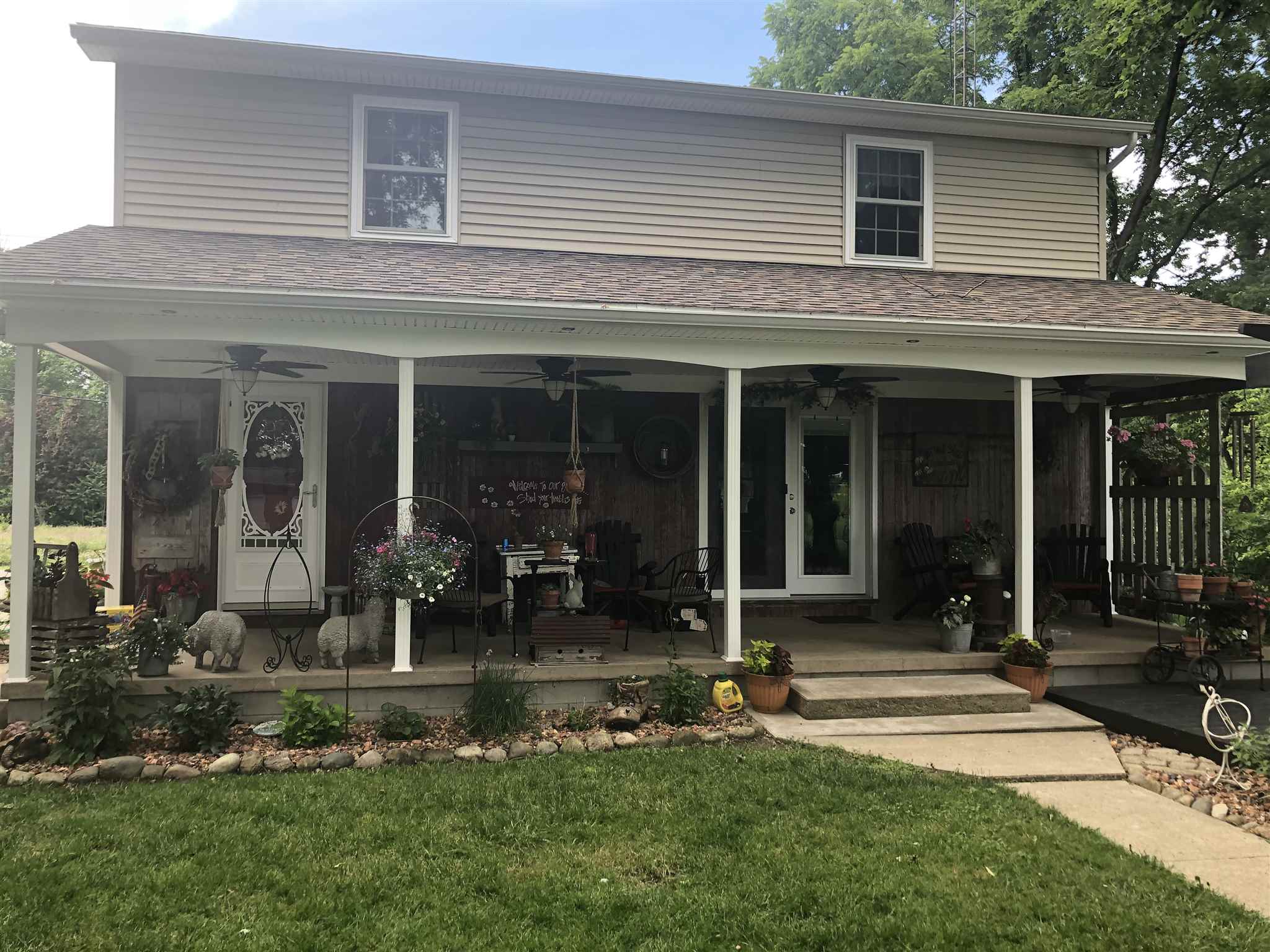 2129 Riverside Drive Huntington, IN 46750 - Photo 1 of 27 Gallery Image 1