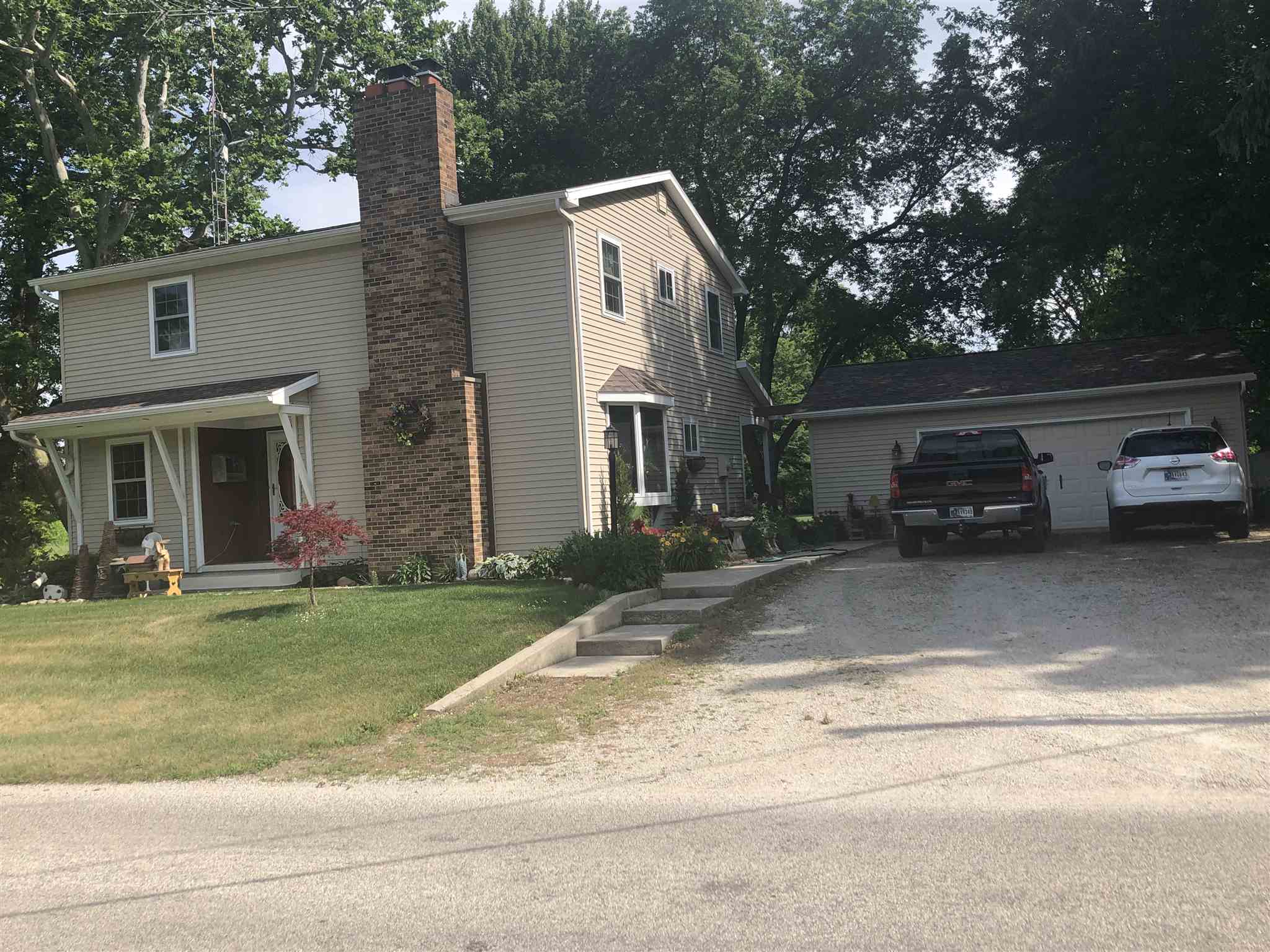 2129 Riverside Drive Huntington, IN 46750 - Photo 2 of 27 Gallery Image 2