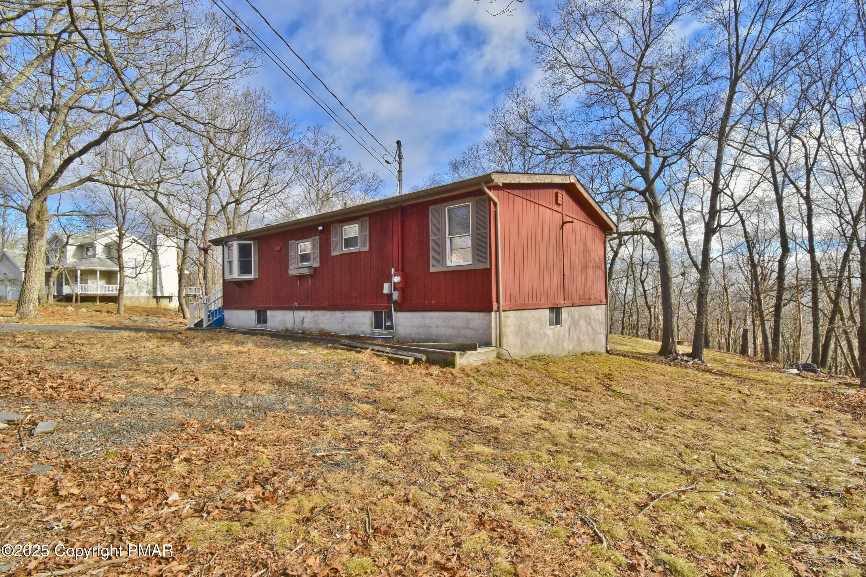154 Hummingbird Trail Bushkill, PA 18324 - Photo 31 of 33 14 Side (2)