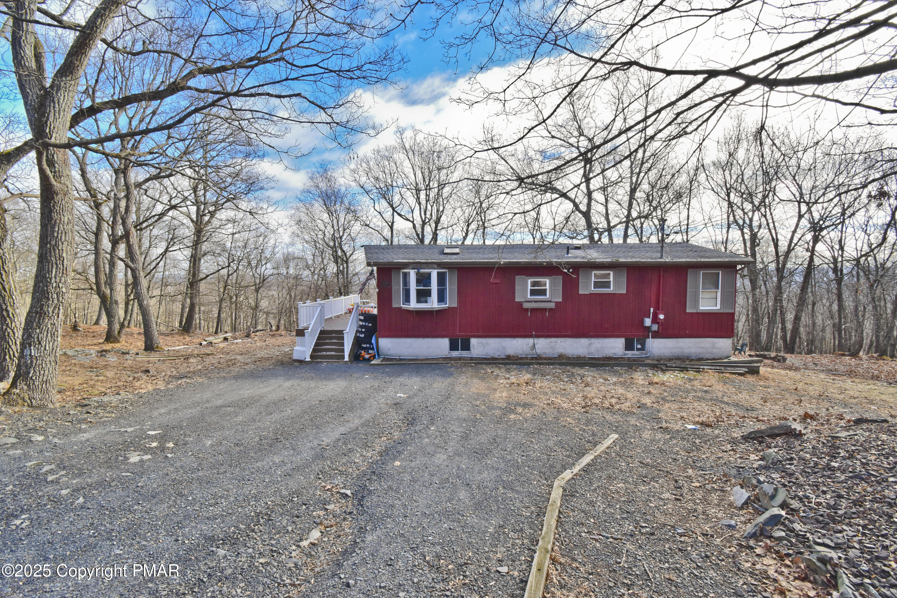 154 Hummingbird Trail Bushkill, PA 18324 - Photo 32 of 33 15 Exterior (1)