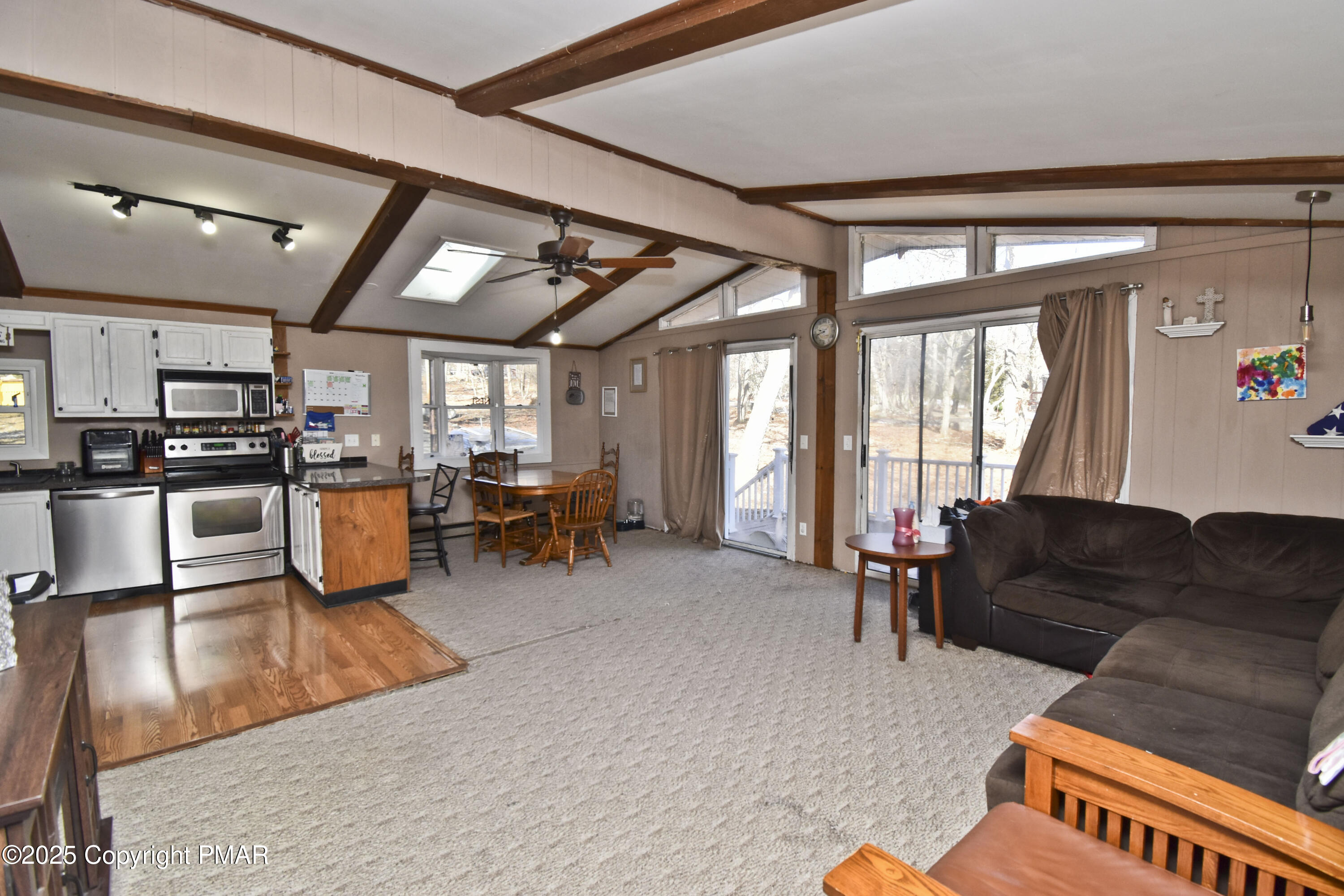 154 Hummingbird Trail Bushkill, PA 18324 - Photo 4 of 33 2 Living Room (3)