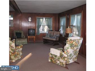 39 Valley Road Monroeville, NJ 08343 - Photo 3 of 12 Living Room