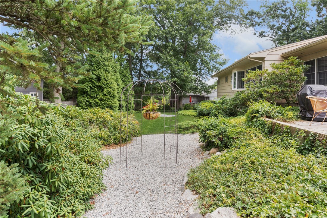 185 Shenandoah Road Warwick, RI 02886 - Photo 24 of 29