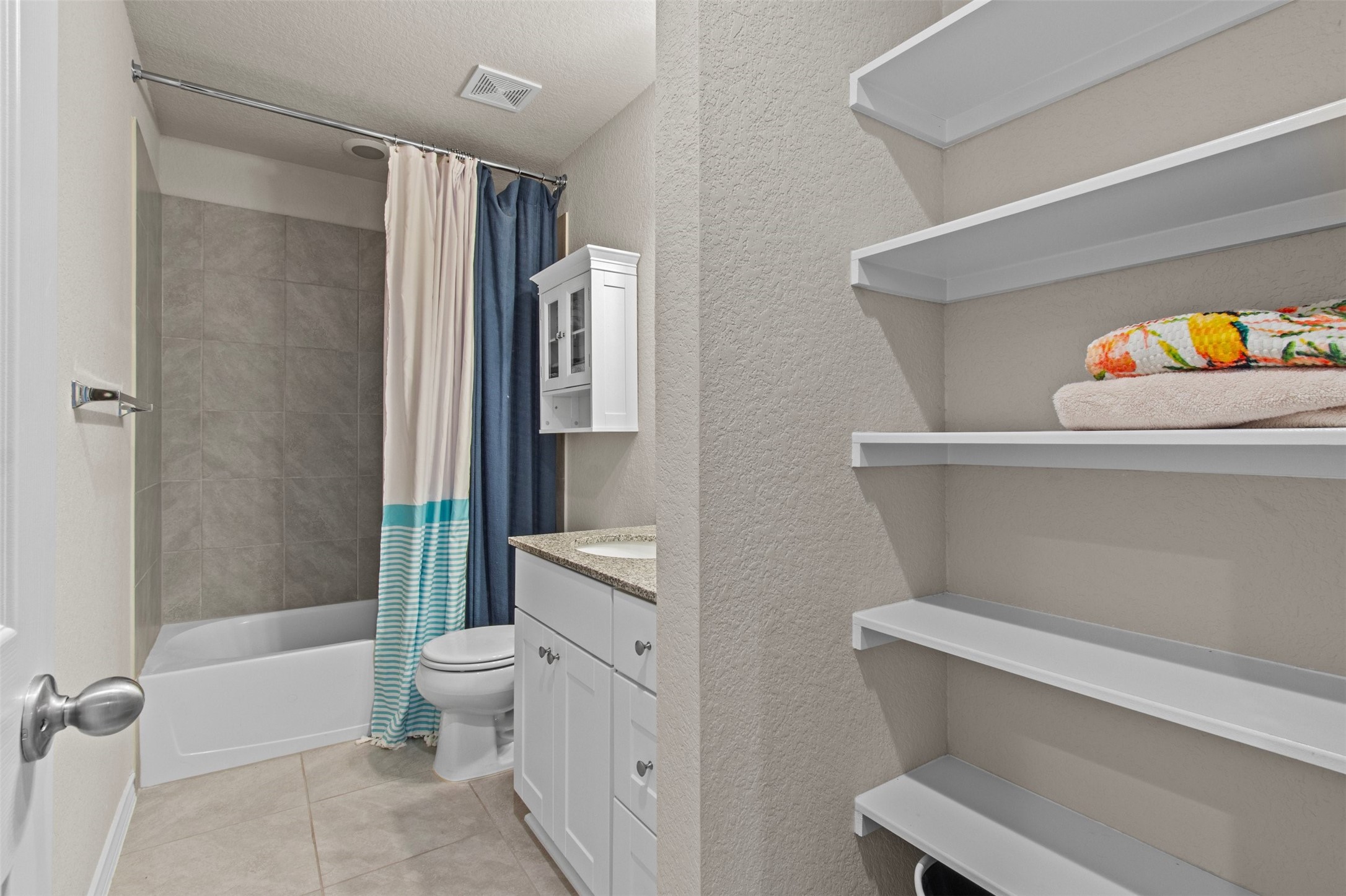 904 American Trail, Unit 2 Leander, TX 78641 - Photo 23 of 32 Guest bath upstairs.