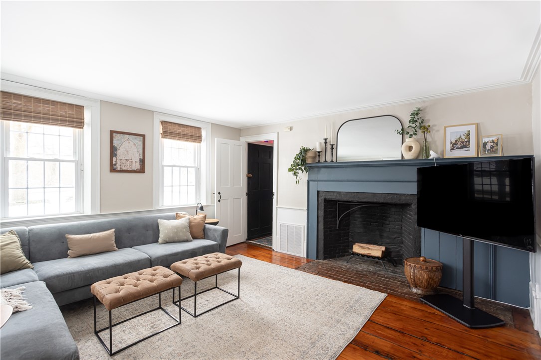 417 Middle Road Portsmouth, RI 02871 - Photo 2 of 32 Gallery Image 2