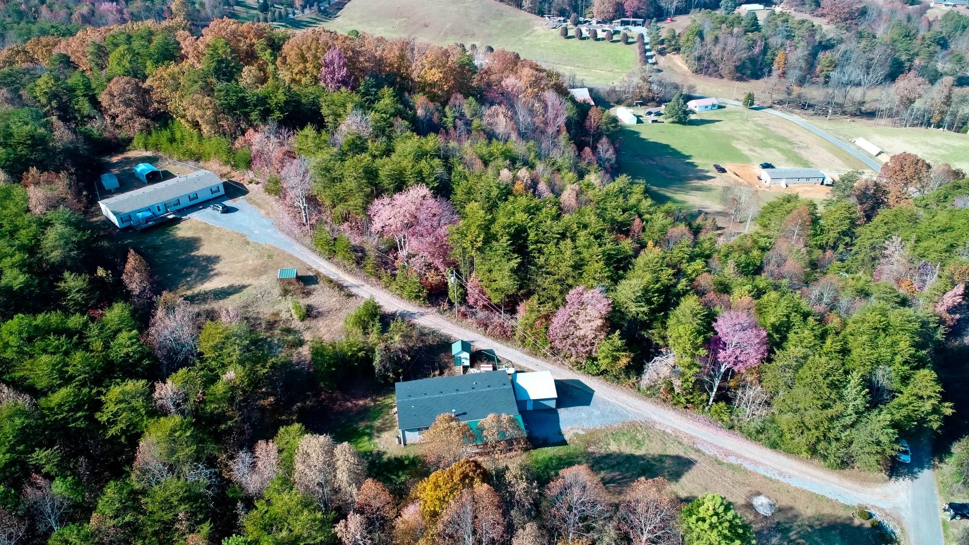 581 Overview Road Newport, TN 37821 - Photo 5 of 36 DJI_0003