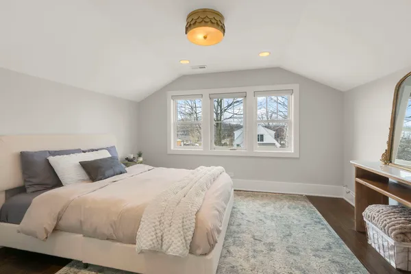 $1,250,000 | 903 North Vail Avenue, Arlington Heights, IL 60004