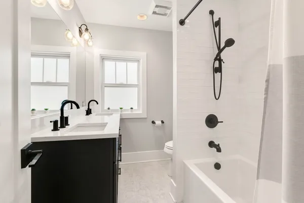$1,250,000 | 903 North Vail Avenue, Arlington Heights, IL 60004