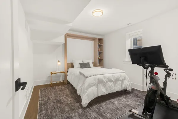 $1,250,000 | 903 North Vail Avenue, Arlington Heights, IL 60004