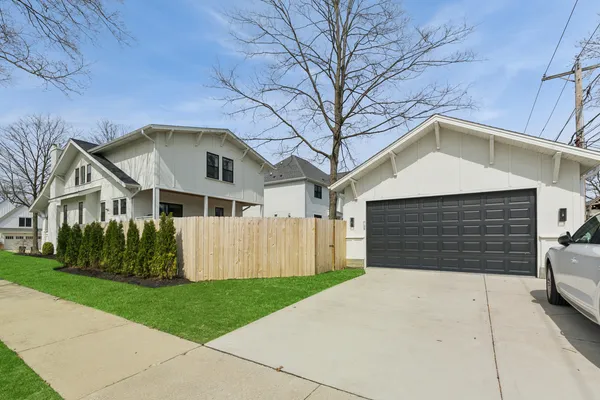 $1,250,000 | 903 North Vail Avenue, Arlington Heights, IL 60004