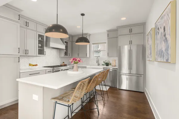 $1,250,000 | 903 North Vail Avenue, Arlington Heights, IL 60004