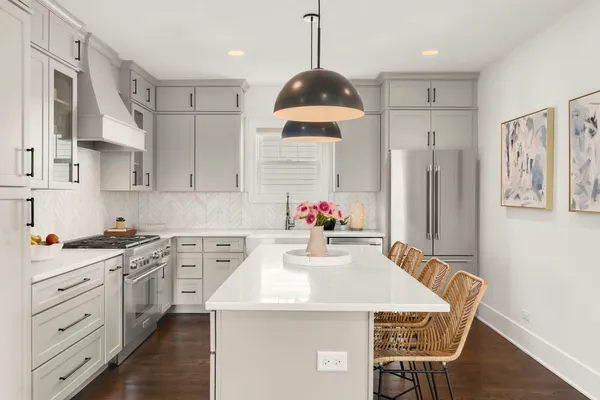 $1,250,000 | 903 North Vail Avenue, Arlington Heights, IL 60004