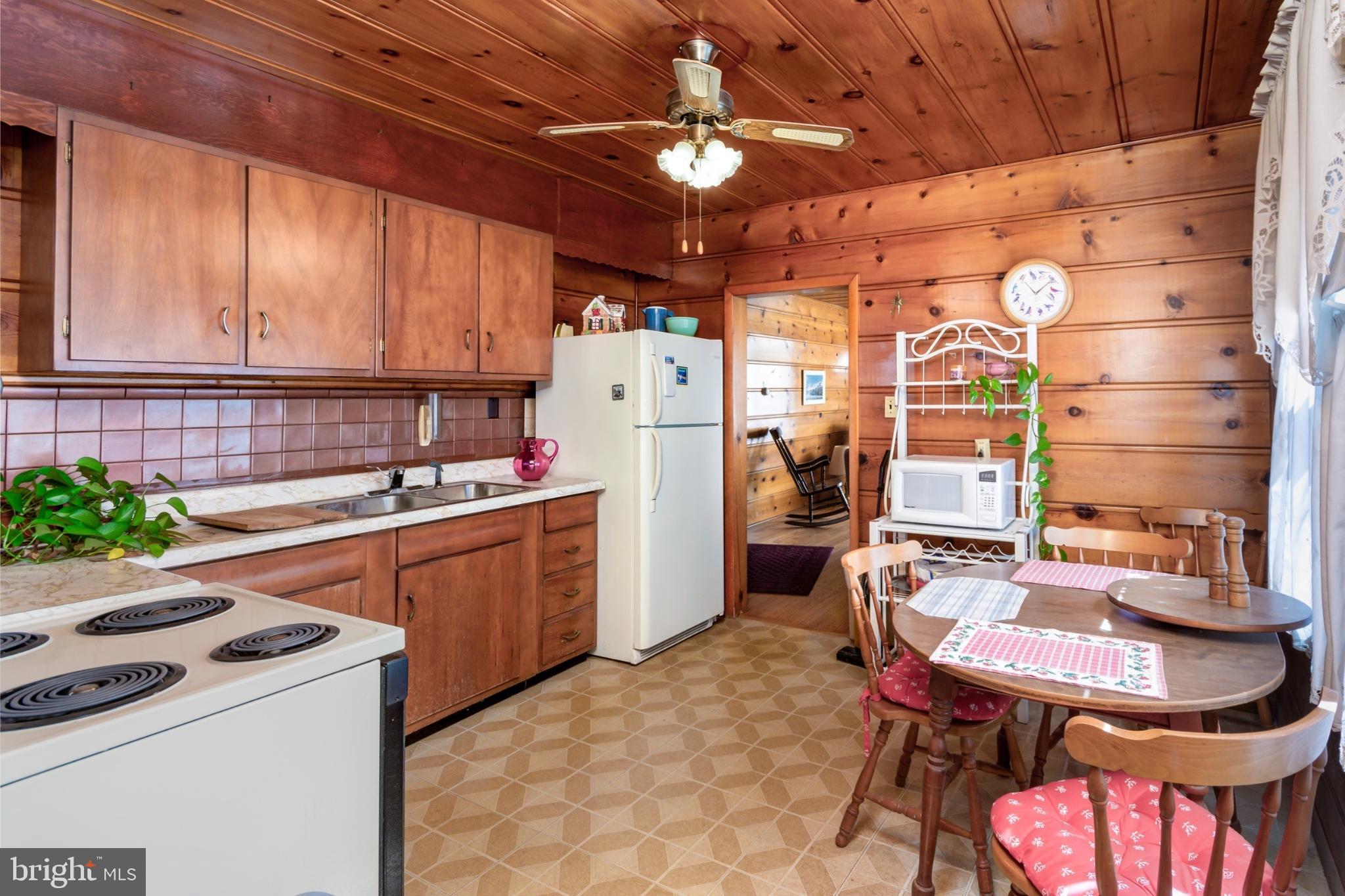1658 Cornfield Road Pasadena, MD 21122 - Photo 11 of 27 Gallery Image 11