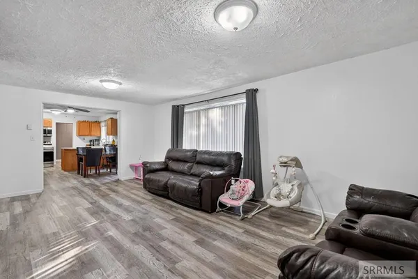 $284,900 | 1002 E Street, Rupert, ID 83350