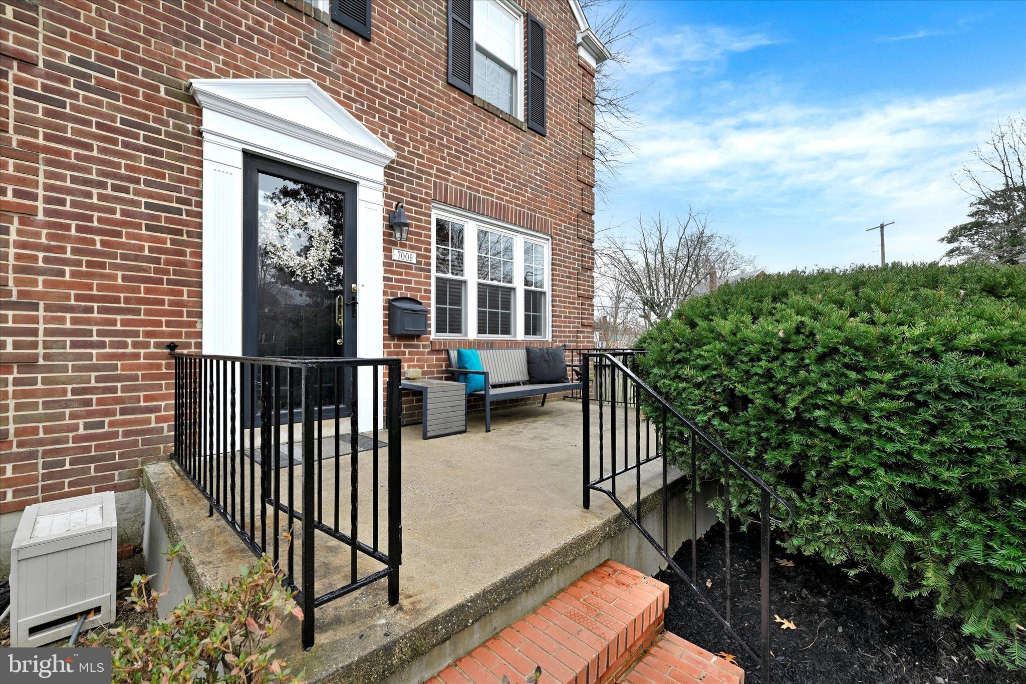 7009 Heathfield Road Baltimore, MD 21212 - Photo 2 of 28