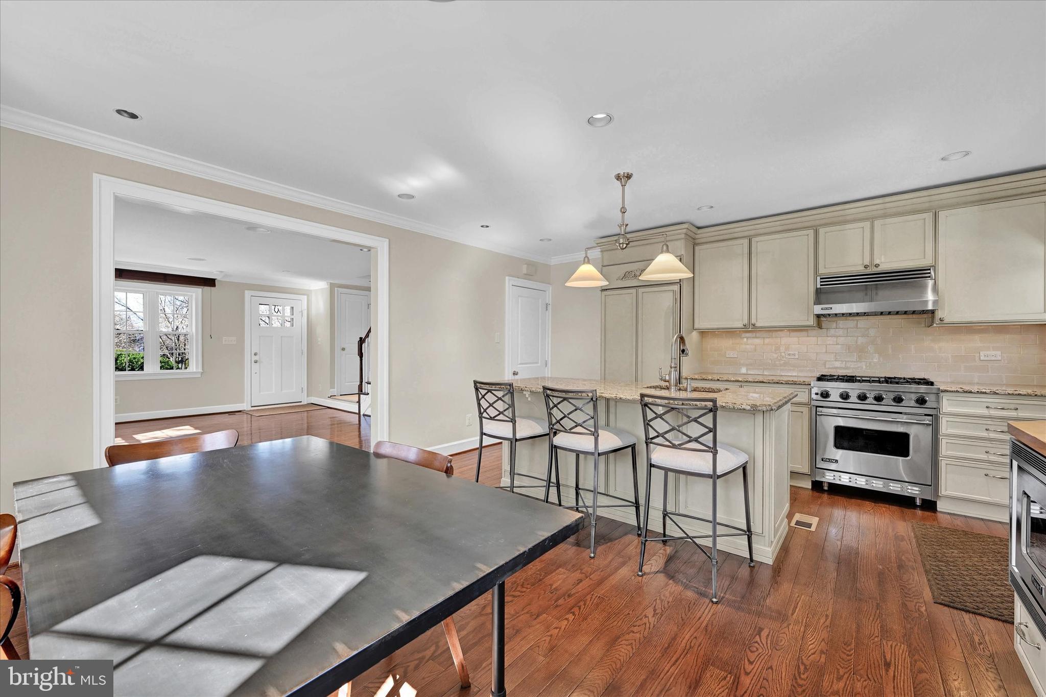 7009 Heathfield Road Baltimore, MD 21212 - Photo 8 of 28