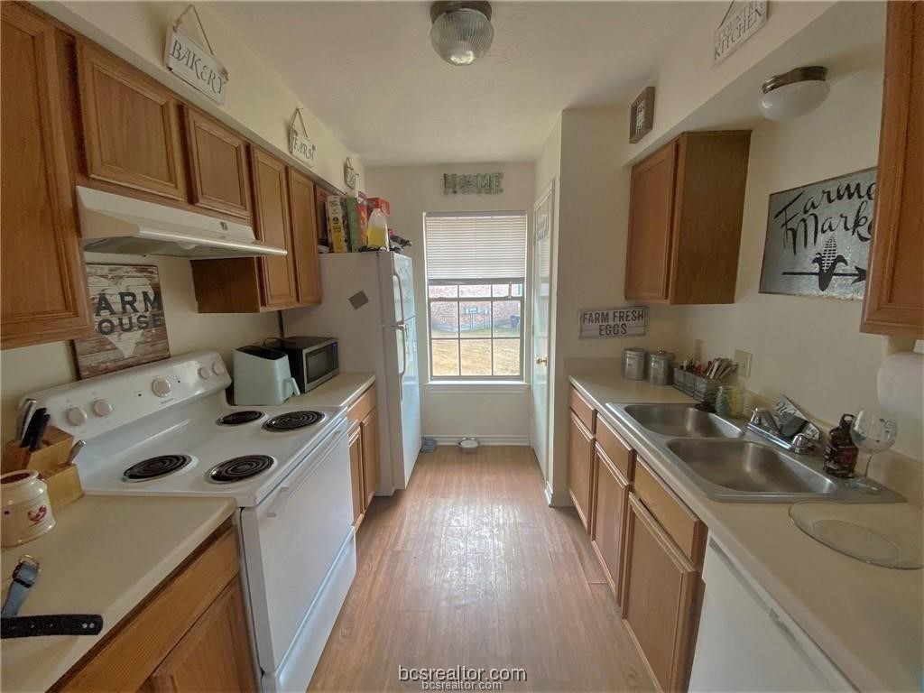 403 Park Road, Unit B College Station, TX 77840 - Photo 6 of 14