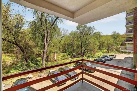 $169,000 | 1111 Midland Avenue, Unit 1B, Bronxville, NY 10708