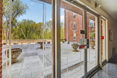 $169,000 | 1111 Midland Avenue, Unit 1B, Bronxville, NY 10708
