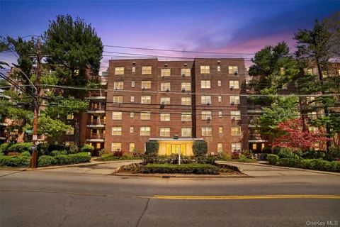 $169,000 | 1111 Midland Avenue, Unit 1B, Bronxville, NY 10708