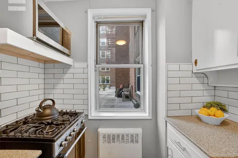 $169,000 | 1111 Midland Avenue, Unit 1B, Bronxville, NY 10708
