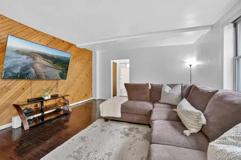$169,000 | 1111 Midland Avenue, Unit 1B, Bronxville, NY 10708