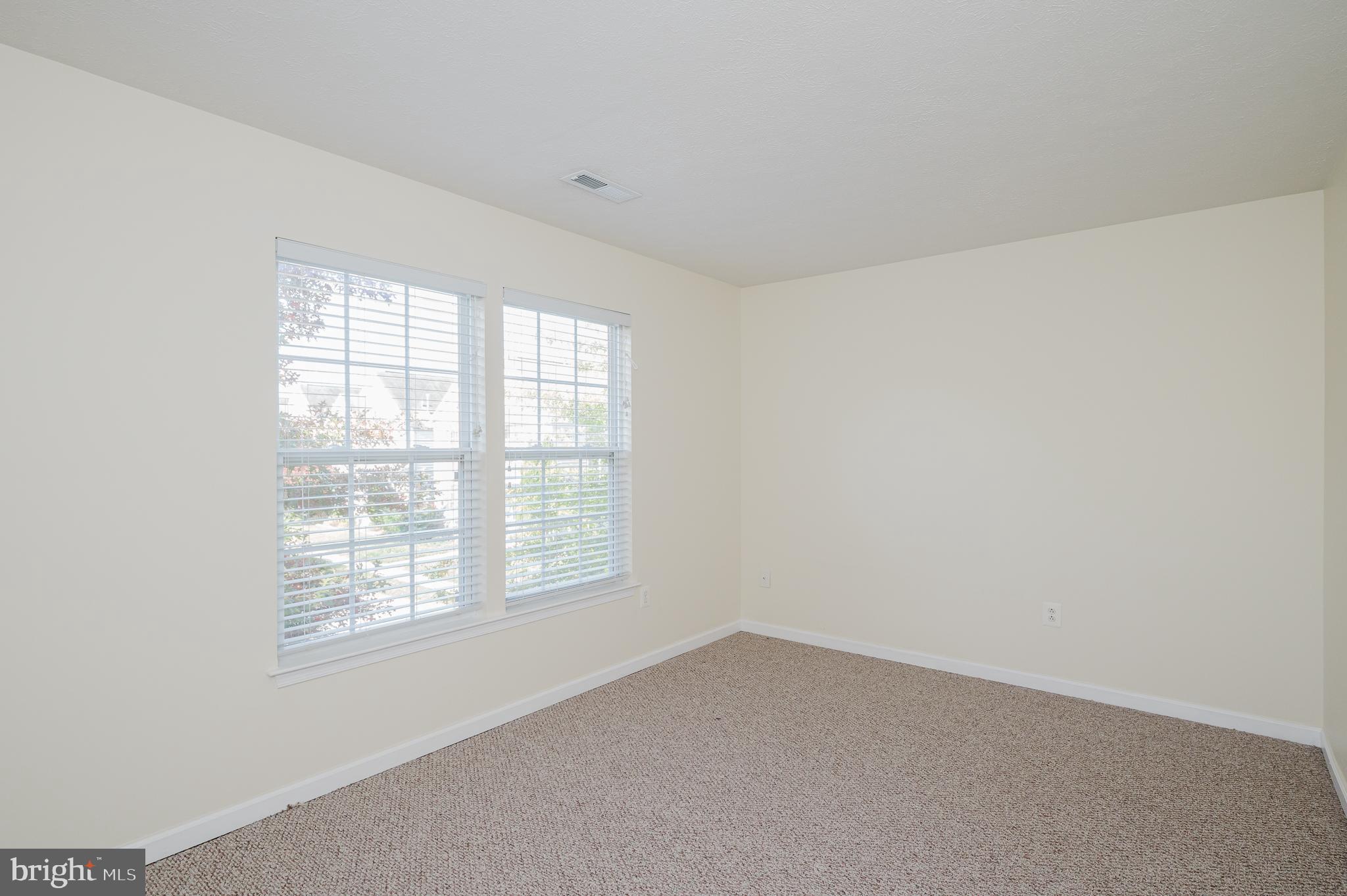 719 MacDill Road Middle River, MD 21220 - Photo 13 of 35 an empty room with a window