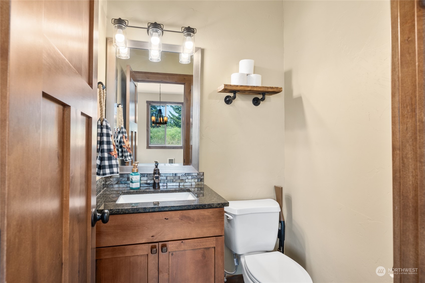 6673 Upper Peoh Point Road Cle Elum, WA 98922 - Photo 17 of 40 Gallery Image 17