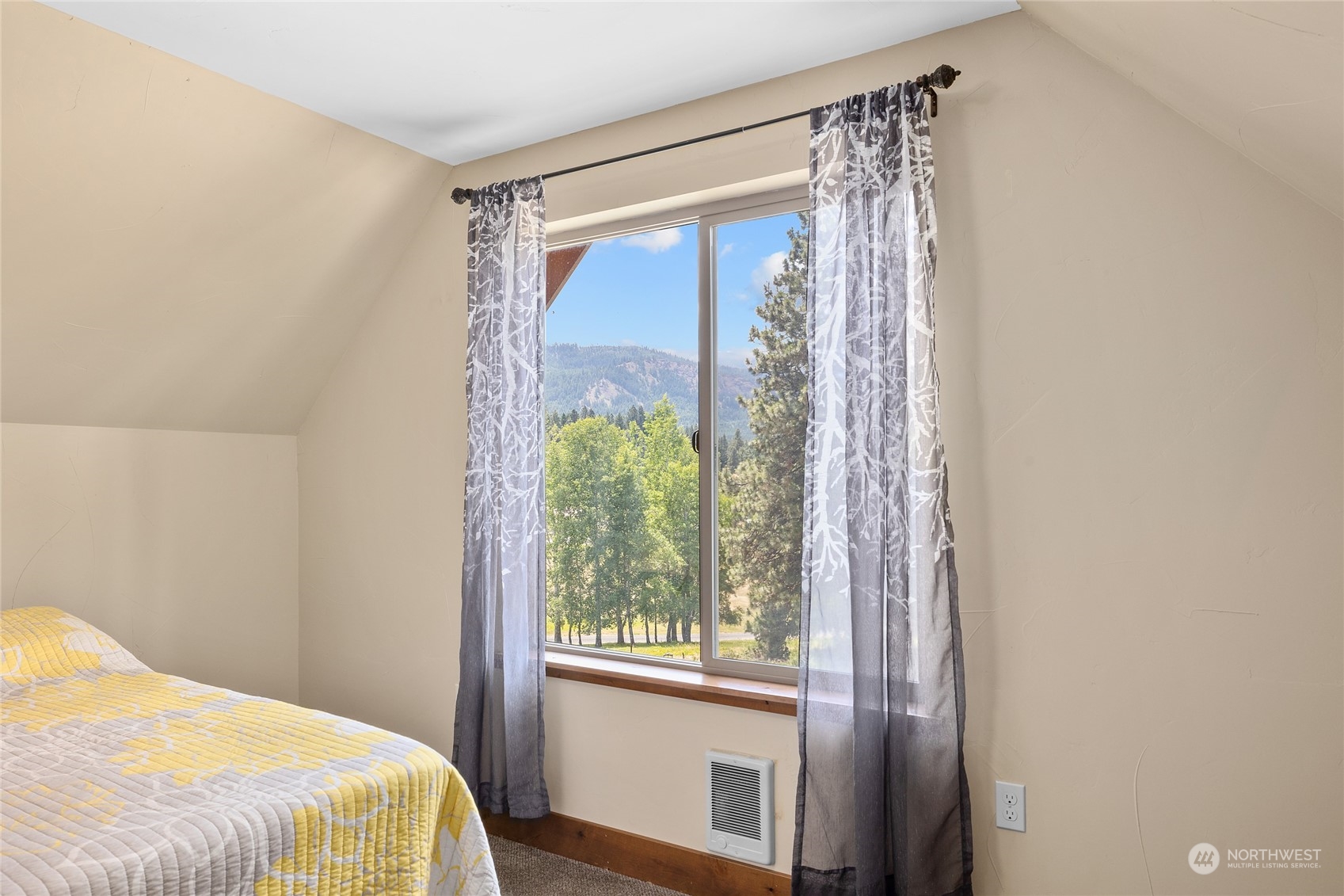 6673 Upper Peoh Point Road Cle Elum, WA 98922 - Photo 18 of 40 Gallery Image 18