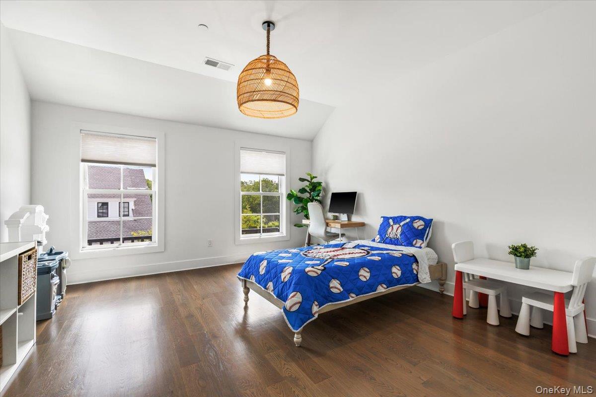 3 Jasmine Lane Rye Brook, NY 10573 - Photo 16 of 31 Large bedroom with custom closet