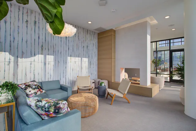 $1,701 | 270 Hennepin Avenue, Unit 1019, Minneapolis, MN 55401