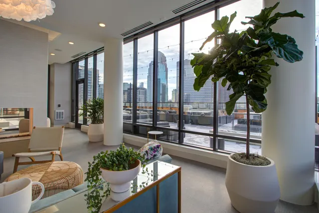 $1,701 | 270 Hennepin Avenue, Unit 1019, Minneapolis, MN 55401