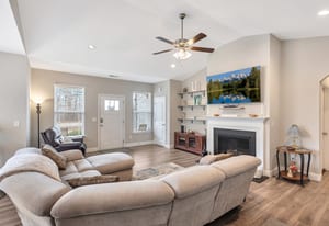 160 Inlet Pointe Drive Anderson, SC 29625 - Photo 4 of 33