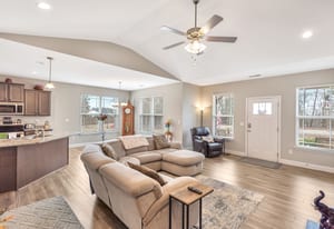 160 Inlet Pointe Drive Anderson, SC 29625 - Photo 5 of 33