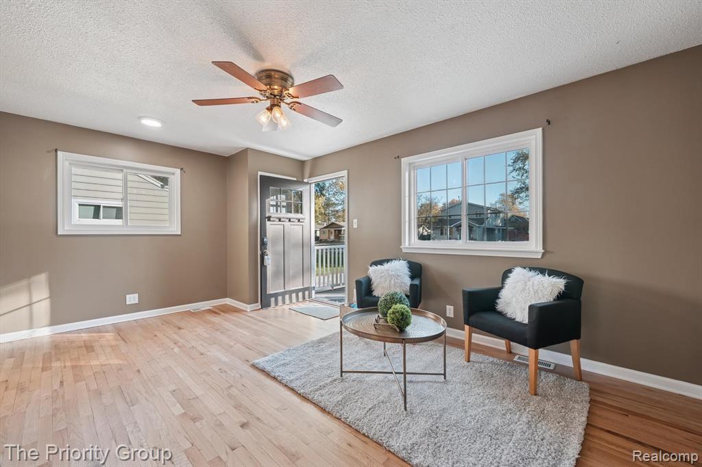 5235 Drayton Road Clarkston, MI 48346 - Photo 11 of 48 Gallery Image 11