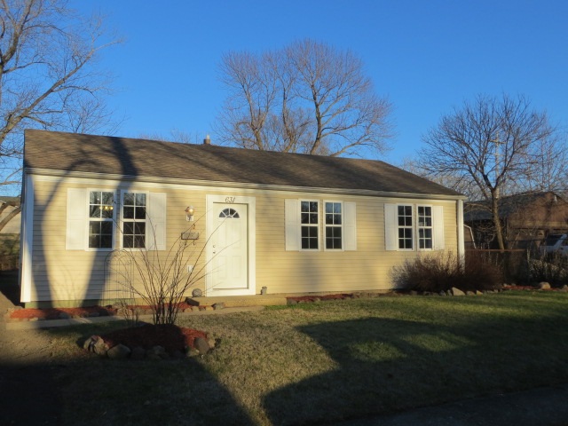 631 Sangamon Road Marquette Heights, IL 61554 - Photo 1 of 22 Gallery Image 1