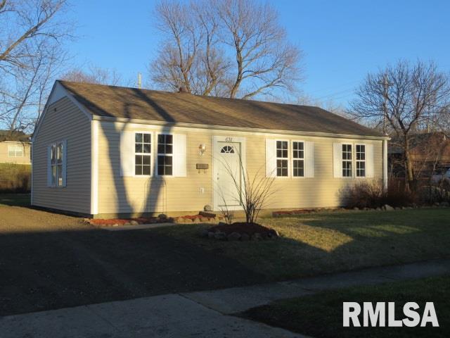 631 Sangamon Road Marquette Heights, IL 61554 - Photo 3 of 22 Gallery Image 3