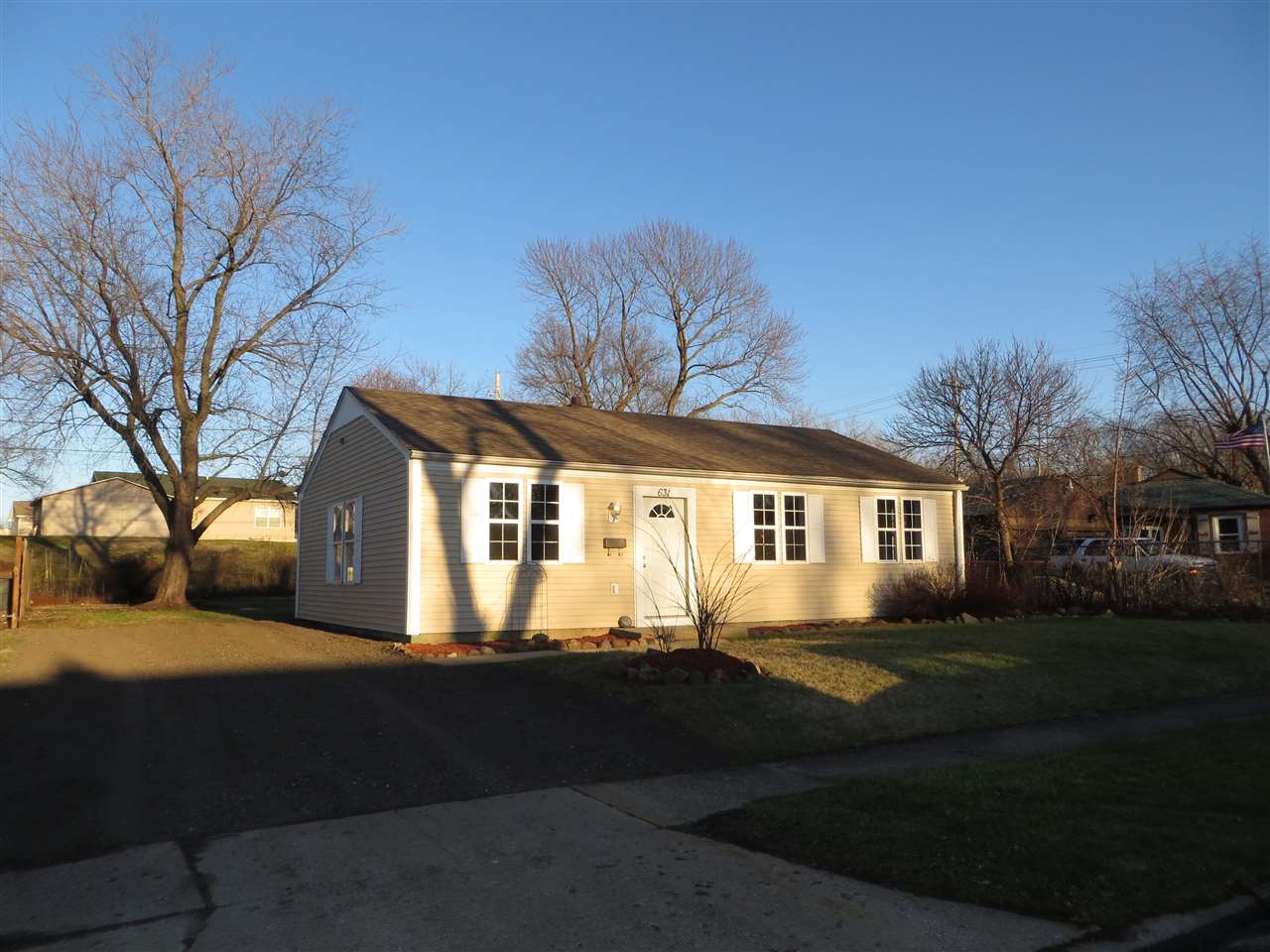 631 Sangamon Road Marquette Heights, IL 61554 - Photo 4 of 22 Gallery Image 4