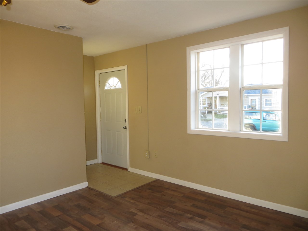 631 Sangamon Road Marquette Heights, IL 61554 - Photo 5 of 22 Gallery Image 5
