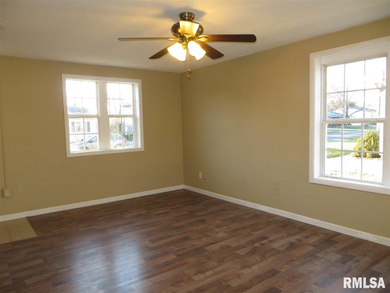 631 Sangamon Road Marquette Heights, IL 61554 - Photo 6 of 22 Gallery Image 6