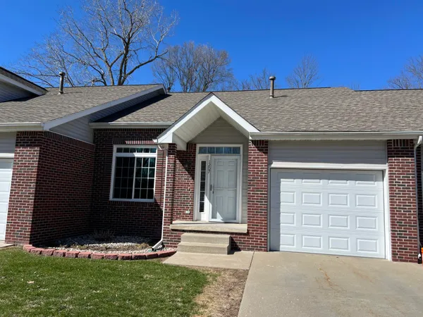 $258,900 | 1207 East Oak Drive, Fenton, MI 48430