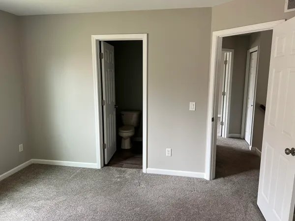 $258,900 | 1207 East Oak Drive, Fenton, MI 48430