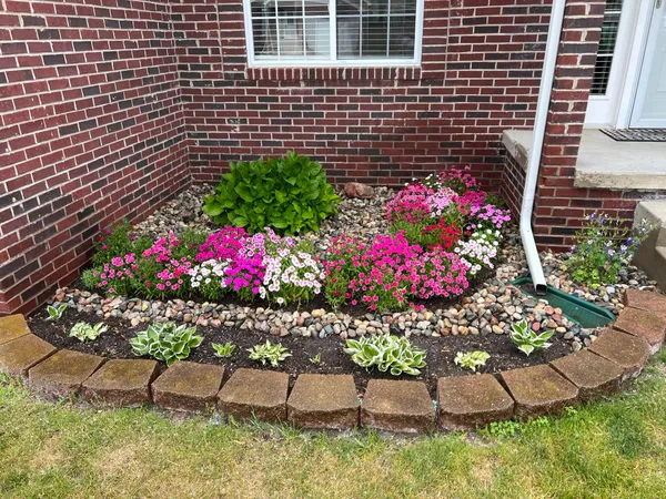 $258,900 | 1207 East Oak Drive, Fenton, MI 48430